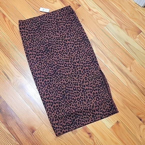 LOFT Dresses & Skirts - Animal Print Pencil skirt